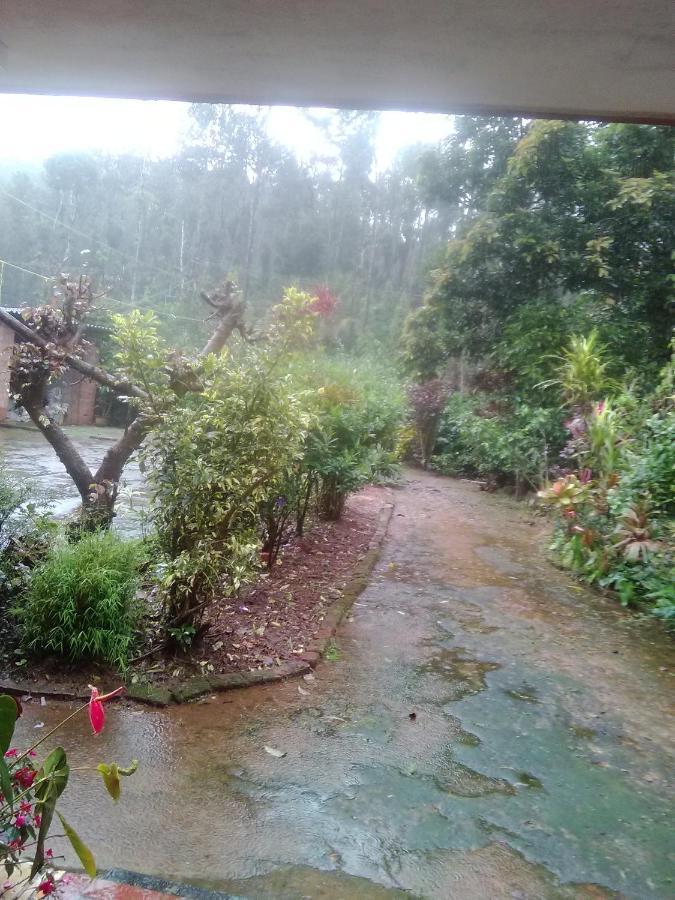 Ferienwohnung Hill Side Estate Madikeri Exterior foto