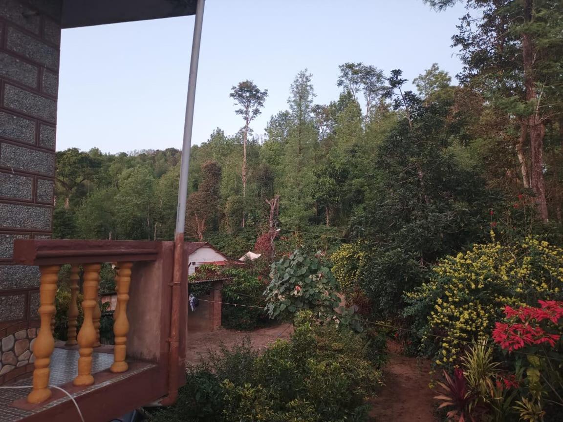 Ferienwohnung Hill Side Estate Madikeri Exterior foto