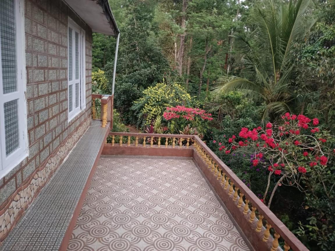 Ferienwohnung Hill Side Estate Madikeri Exterior foto